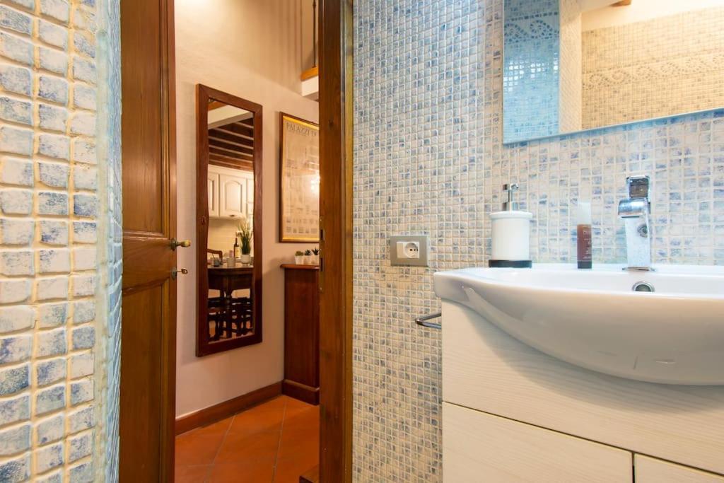 Demedici Apt W/ 2Br 1' Walk Uffizi & Ponte Vecchio Apartment Florence Exterior photo